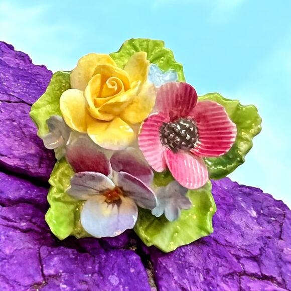 Crown Staffordshire Porcelain Floral Brooch-Handcrafted England-Pin-Vintage-Bone - Picture 2 of 6